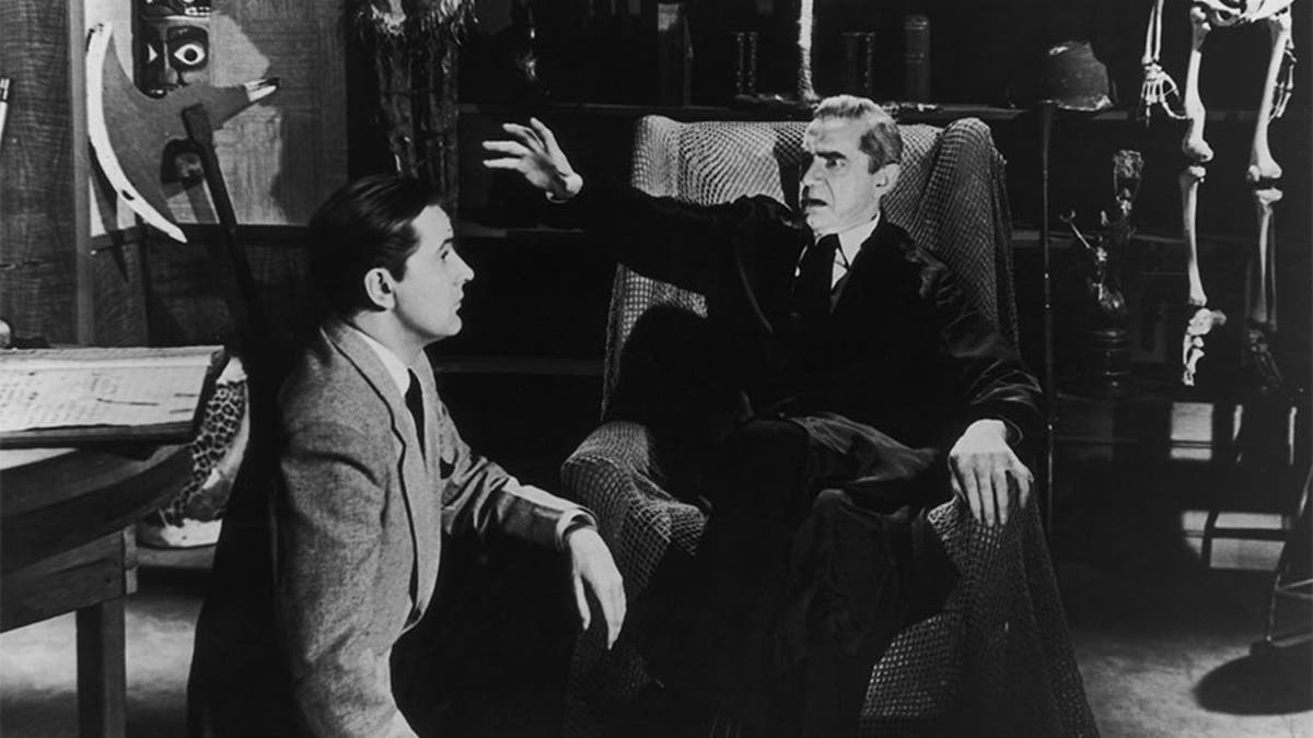 Wood talks to actor Bela Lugosi on the set of the film "Glen or Glenda," 1953.