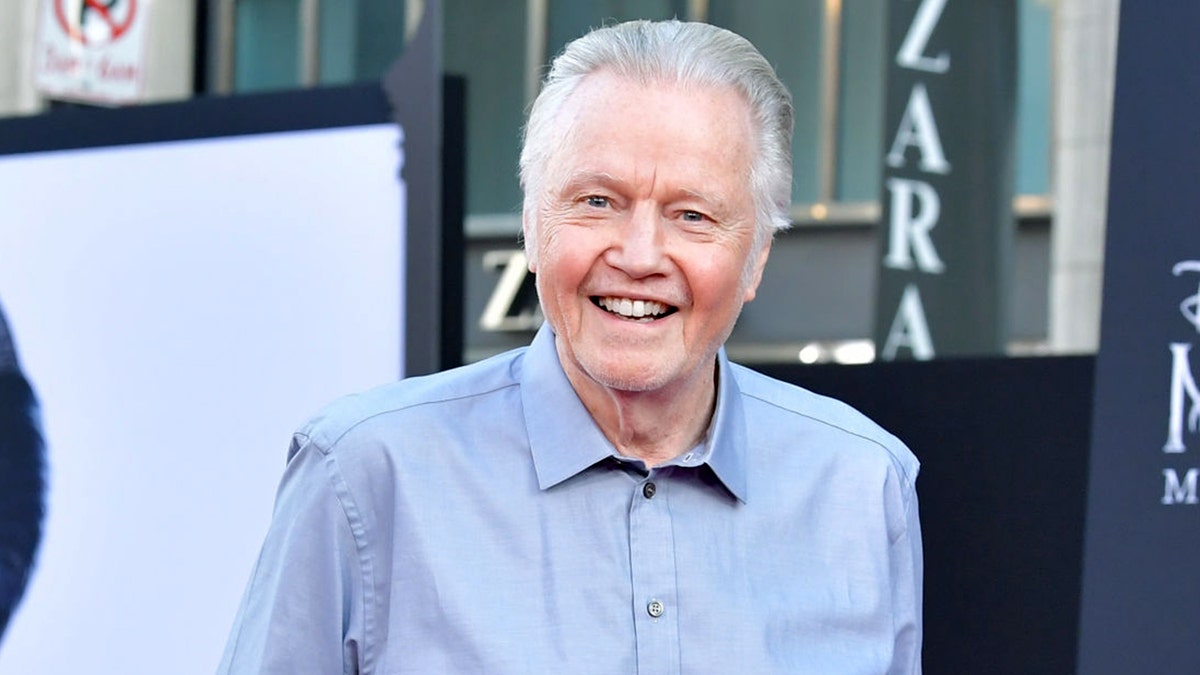 Jon Voight made his support for President Trump overwhelmingly clear in a passionate video posted to his Twitter account on Friday.
