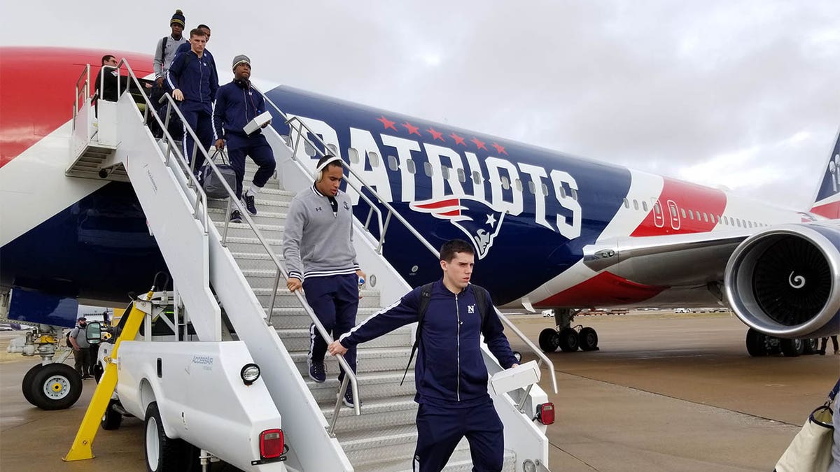 Navy football travels 'the right way,' takes New England Patriots private  jet to Liberty Bowl