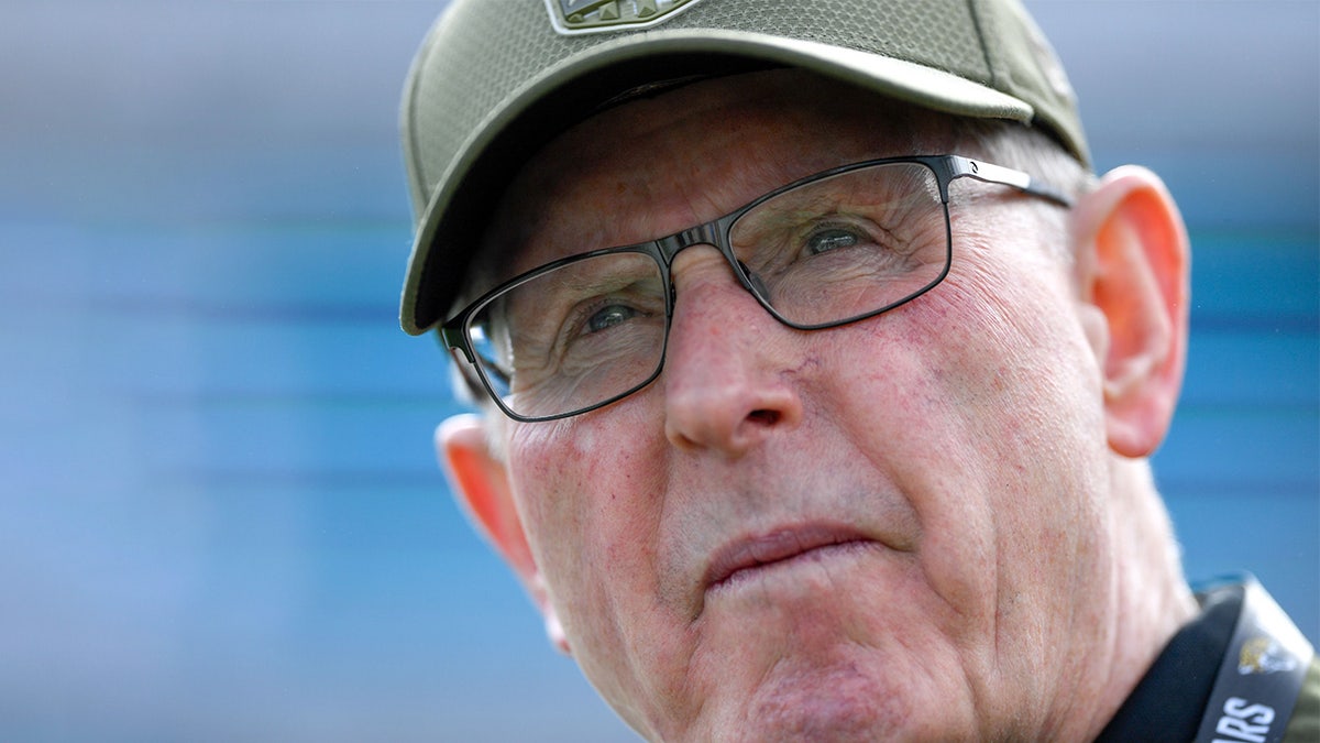 Tom Coughlin with the Jaguars