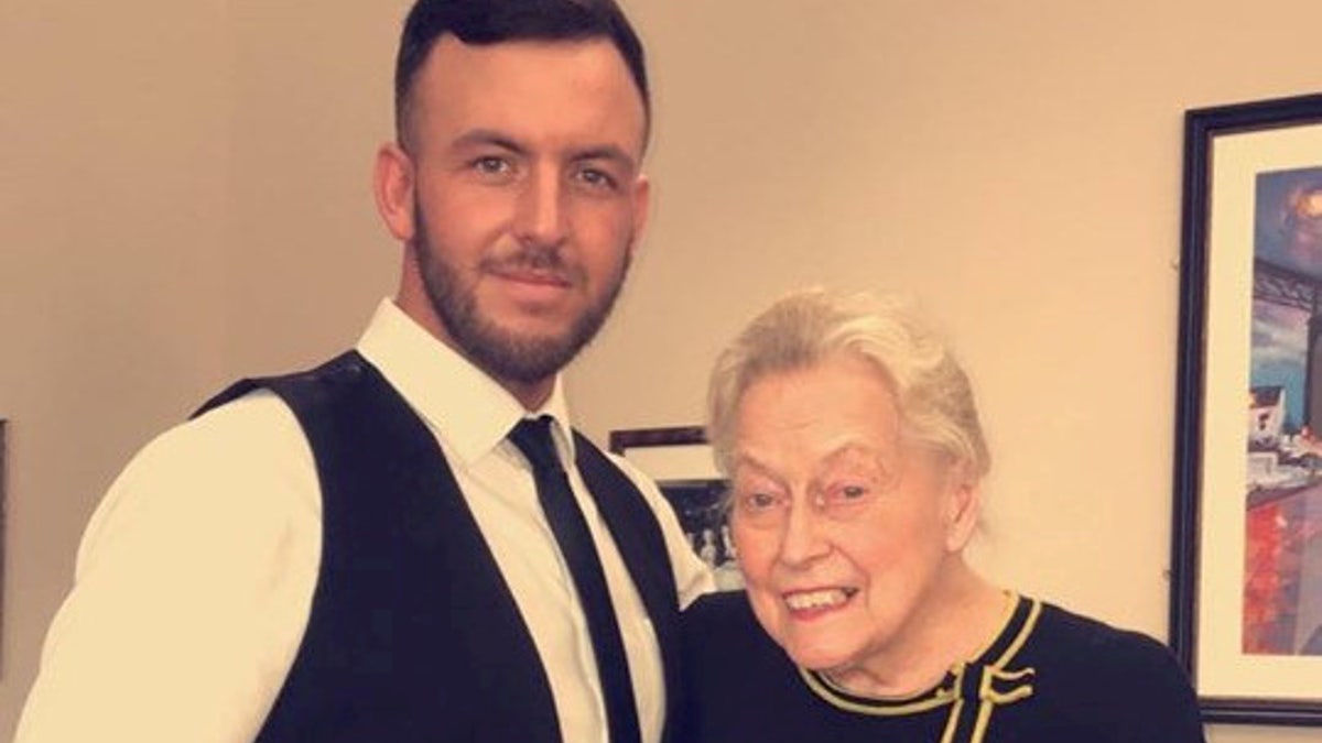 Jamie Lee Morely called Margaret Mackie up to help him sing Sinatra's classic "My Way," which she executed flawlessly.