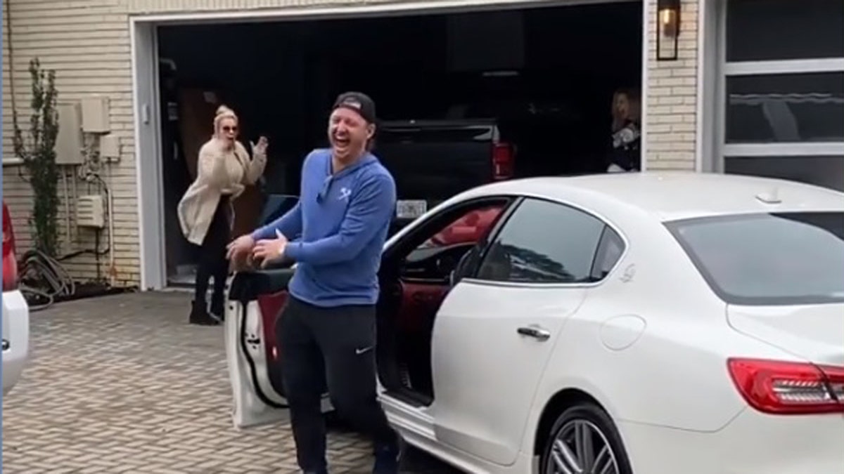 WATCH: Josh Donaldson gifts his mother a Maserati after she quits smoking 