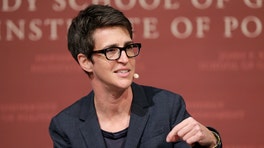 Ο οικοδεσπότης του MSNBC, Rachel Maddow, προτρέπει τους θεατές να ευχηθούν στον Trump μια ταχεία ανάκαμψη