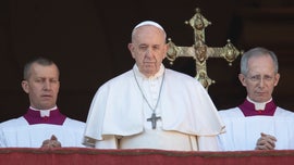 Pope Francis delivers Christmas Day message of hope in face of darkness