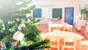 Teacher's 'ridiculous' policy says kids who don't bring food to Christmas party don't get to eat