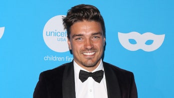 'Bachelor in Paradise' star Dean Unglert hospitalized after ski accident