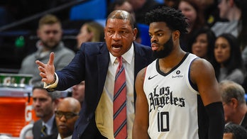 Clippers working out together -- via video -- during shutdown