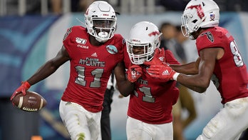 No Kiffin, no problem: FAU rolls past SMU 52-28 in Boca Bowl