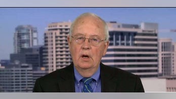 Ken Starr: It's 'scandalous' to proceed with impeachment hearings while Trump is abroad