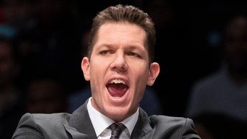 Luke Walton sexual assault accuser drops lawsuit against Sacramento Kings coach: report