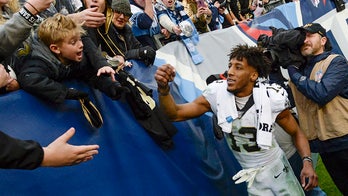 New Orleans Saints' Michael Thomas delivers gifts to children's hospital day after setting catch record