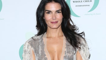Angie Harmon gets engaged on Christmas: 'Marry, Marry Christmas'