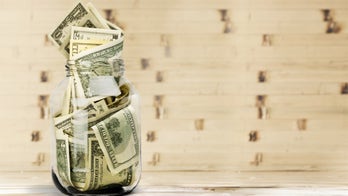 Man takes Taco Bell donation jar, hides it in his pants, footage reveals