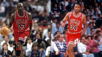 Ex-NBA champion recalls rubbing Michael Jordan for good luck before game: 'I thought it was awkward'
