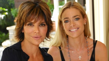 Lisa Rinna posts fully nude pic amid feud with co-star Denise Richards: 'I'm about to be exposed'