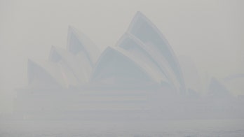 Sydney shrouded in 'unbreathable' smoke as Australia wildfires rage