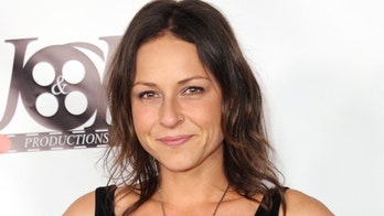 'The Walking Dead' actress Vanessa Cloke arrested for assault: report