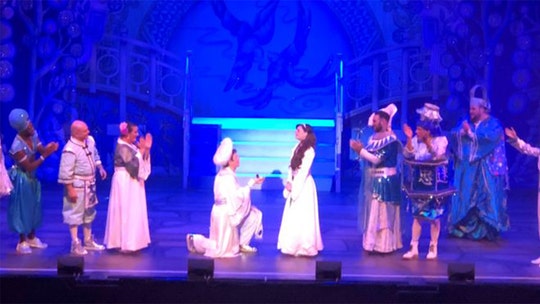 'Aladdin' star proposes to Princess Jasmine on stage during play