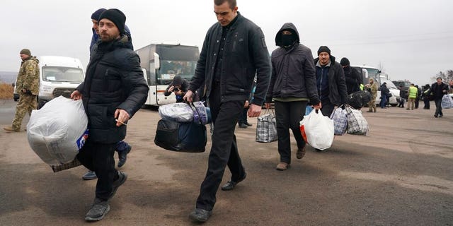 Ukraine Pro Russian Separatists Swap Prisoners In Step To End 5 Year 