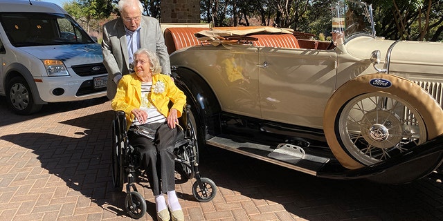 The Hendersons met in college and wed in 1939.