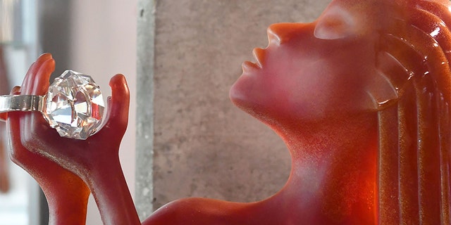 Elizabeth Taylor's Red Amber Glass Sculpture by Dan Dailey for Daum, 1988, estimated at between $6,000-8,000, is displayed during a media preview on December 1, 2019 at Julien's Auction House in Beverly Hills, California, ahead of the three-day 'Property from the Lifestyle of Elizabeth Taylor Auction' beginning on December 6.