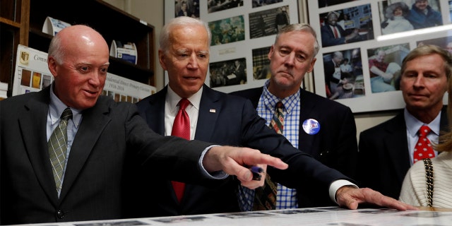 Democratic presidential candidate Joe Biden files his declaration of candidacy papers with New Hampshire Secretary of State Bill Gardner to appear on the 2020 New Hampshire presidential primary election ballot at the State House in Concord, New Hampshire, on November 8, 2019. REUTERS/Mike Segar - RC277D93L93A