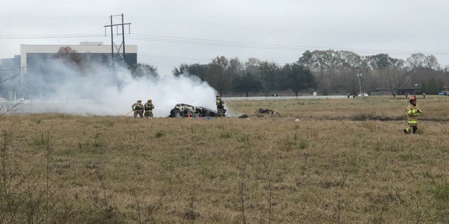 A twin-engine plane with 6 people on board crashed in Lafayette, Louisiana.