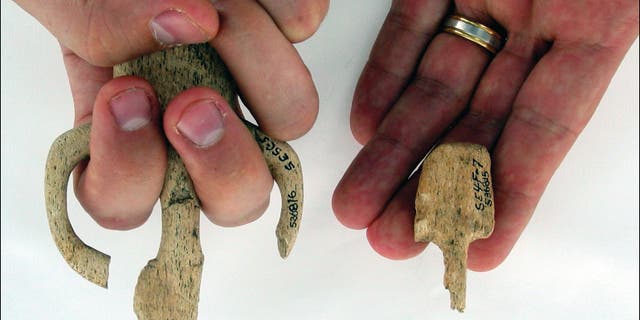 Different-sized Atlatl grips discovered at Par-Tee.