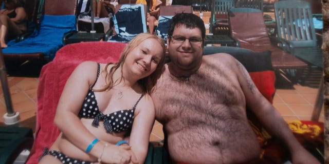 Dad who weighed 322 pounds sheds half his weight after theme-park incident: 'That did it for me' 51