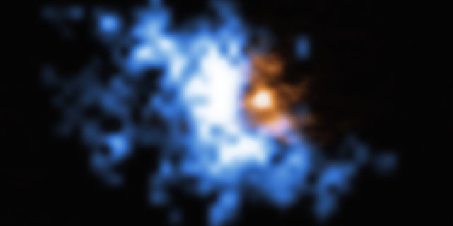 This image shows one of the gas halos newly observed with the MUSE instrument on ESO’s Very Large Telescope superimposed to an older image of a galaxy merger obtained with ALMA. The large-scale halo of hydrogen gas is shown in blue, while the ALMA data is shown in orange. (Credit: ESO/Farina et al.; ALMA (ESO/NAOJ/NRAO), Decarli et al.)