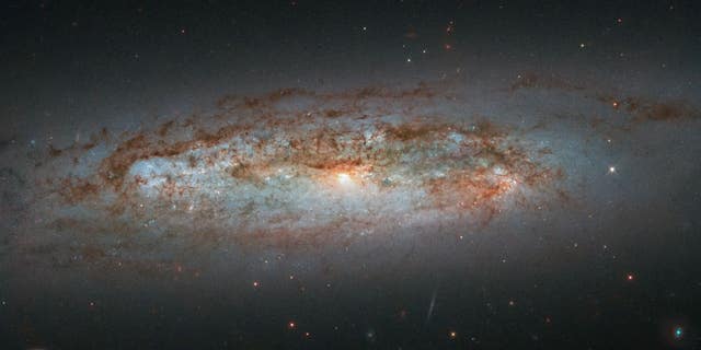 Image via ESA/Hubble & NASA, D. Rosario et al.