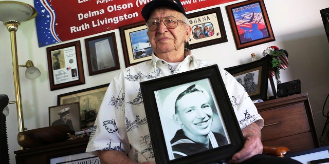 Westlake Legal Group navy-vet-pearl-harbor-2 Navy vet’s ashes destined for sunken Pearl Harbor battleship fnc/us fnc AUDREY McAVOY Associated Press article afab0569-d8a2-5a1f-979d-d251d15a780f