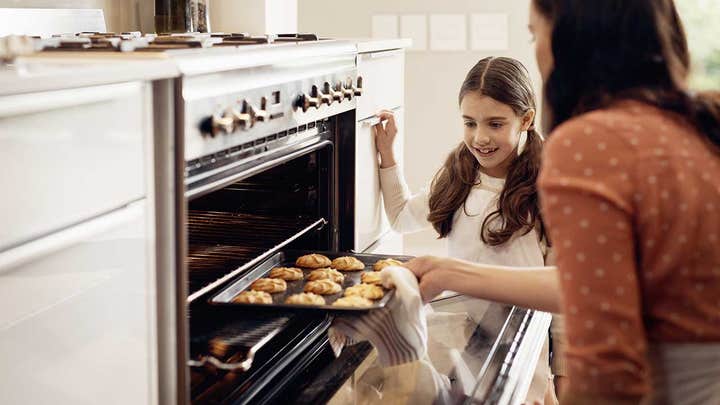 Cooking with 'Friends': Jennifer Griffin's no-bake chocolate pie