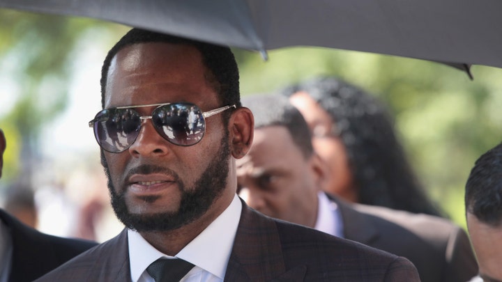 R. Kelly charged with soliciting 17-year-old girl in Minnesota