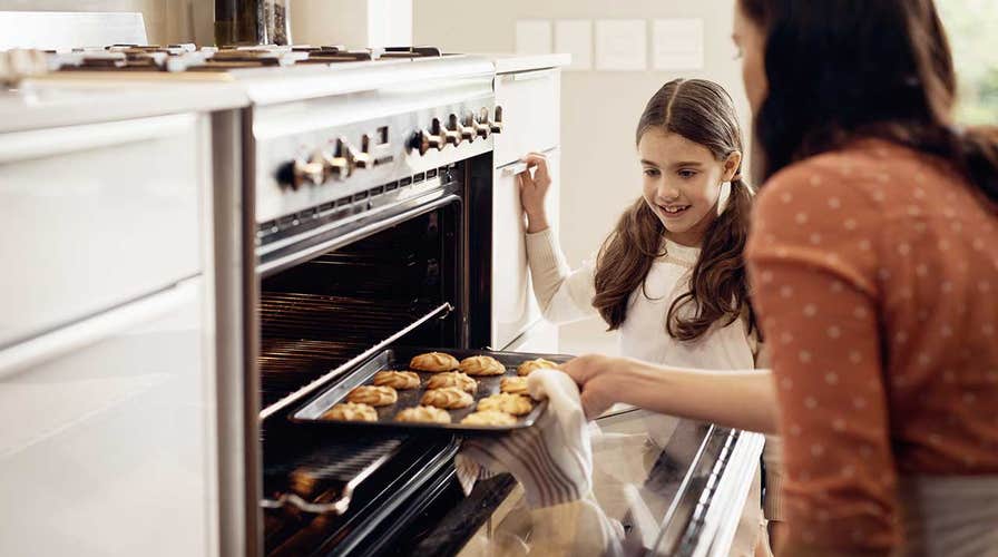 Cooking with 'Friends': Jennifer Griffin's no-bake chocolate pie