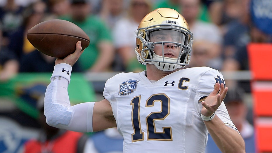 Notre Dame's Ian Book announces return to school, putting NFL dreams on ...