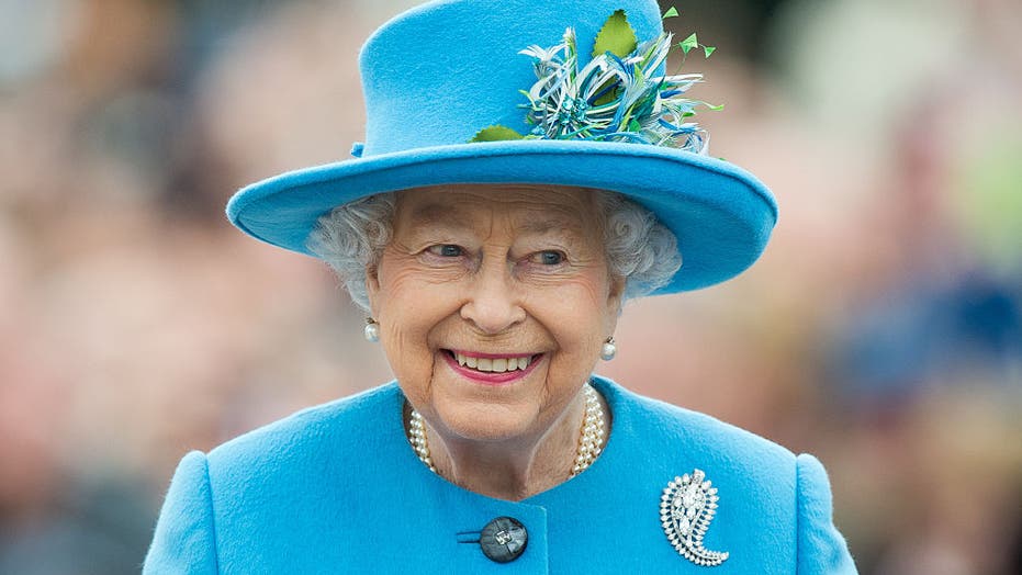 Queen Elizabeth has an intimate ‘bubble’ of people she counts on during tough times, insider claims