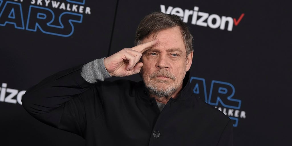 Mark Hamill describes 'Star Wars' scenes that he regrets were cut