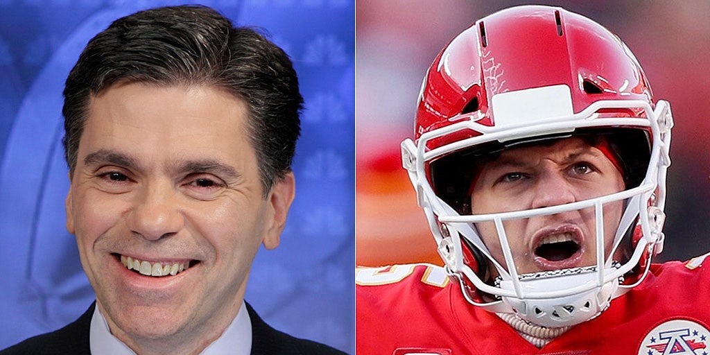 Catching up with Mike Florio at NFL Combine  Caught up with Mike Florio  from Pro Football Talk at the #NFLCombine. Interesting takes on the  #Packers run game and how LaFleur will