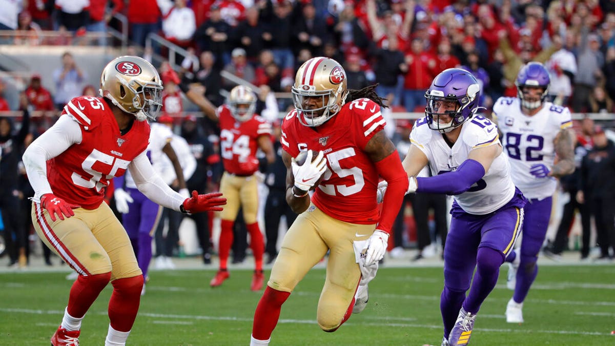 49ers win 1st playoff game in 6 years, 27-10 over Vikings