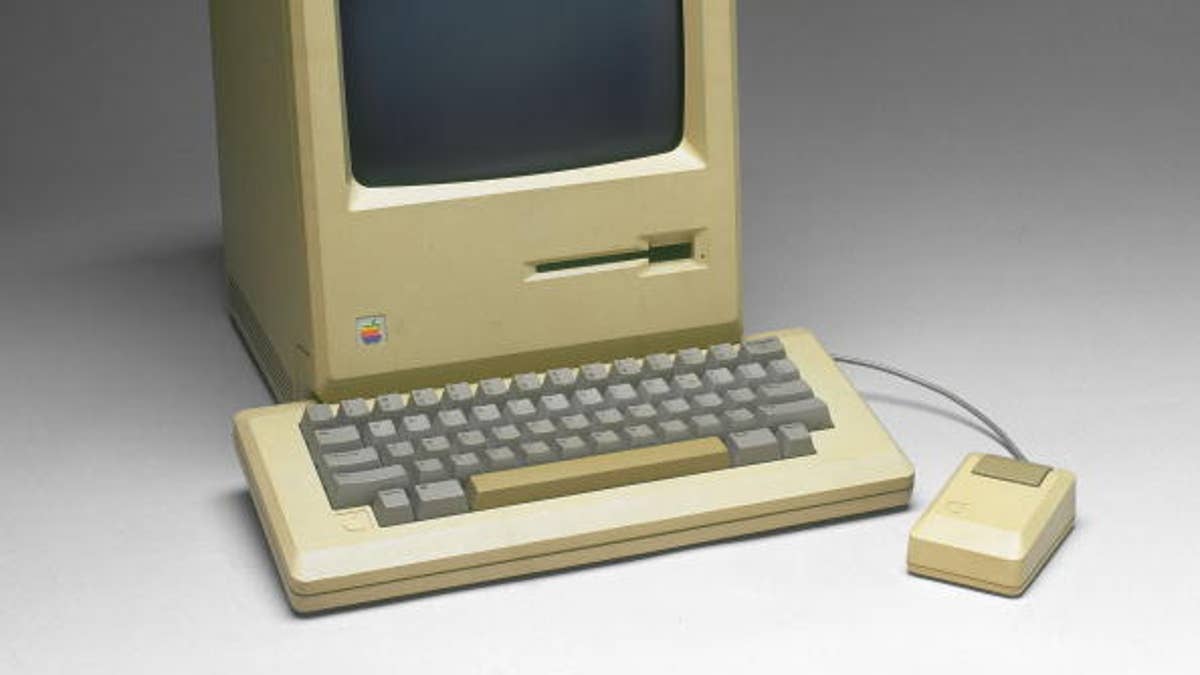 UNITED STATES - APRIL 06: Apple Macintosh computer, model M001, with keyboard and mouse. (Photo by SSPL/Getty Images)