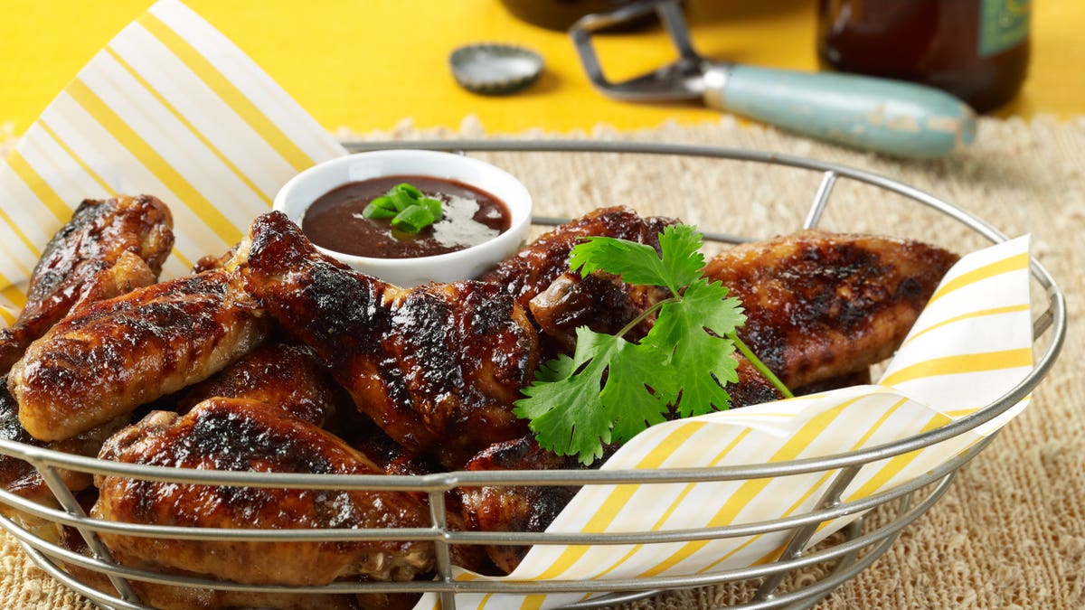 According to an NCC survey of 1,000 chicken wing fans from across the nation, 65 percent said they prefer to chow down on wings while watching a sporting event.