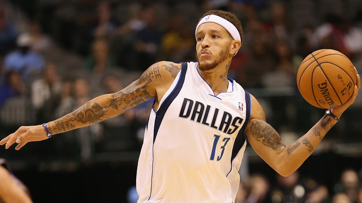Once homeless, ex-NBA player Delonte West lands job at rehab center