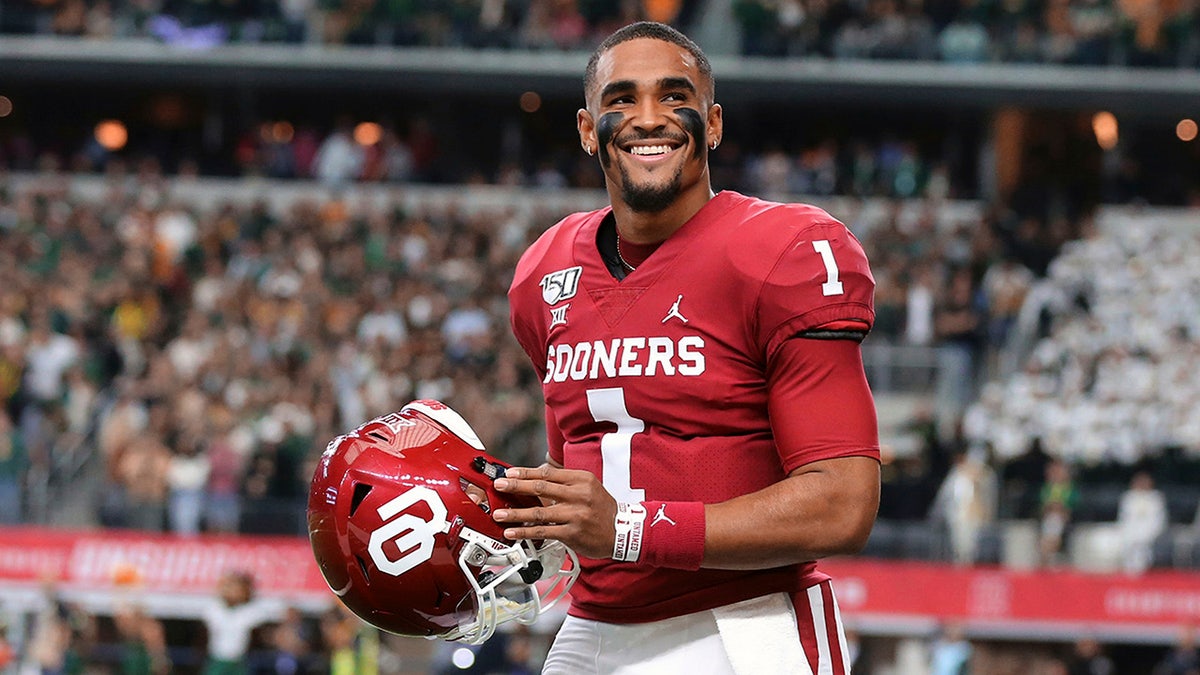 The Philadelphia Eagles drafted quarterback Jalen Hurts in the second round of the 2020 NFL Draft. (Rod Aydelotte/Waco Tribune Herald, via AP, File)