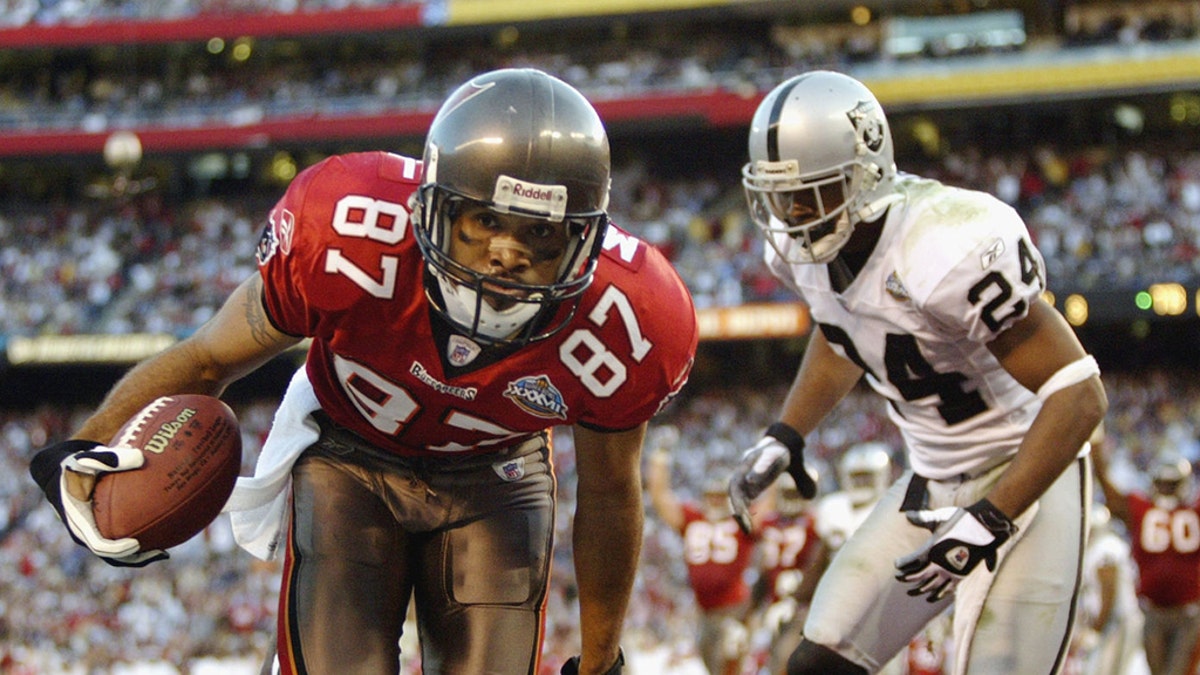 Keenan McCardell only had two catches in Super Bowl XXXVII but they were big. (Photo by Brian Bahr/Getty Images)