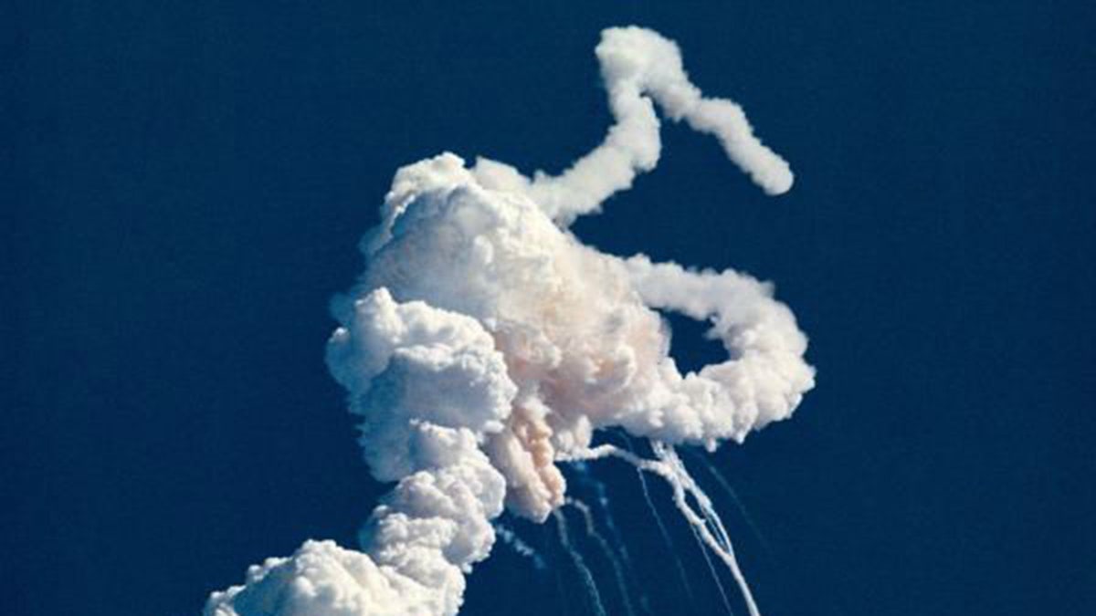 The space shuttle Challenger meets disaster just 73 seconds into launch. Image: NASA