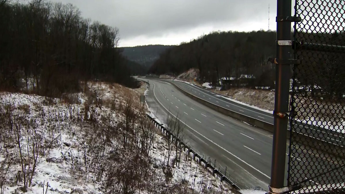 Pennsylvania Turnpike Crash Involving Tour Bus, Semi-trucks Leaves ...