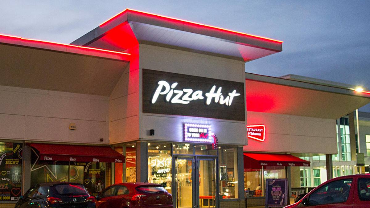 Mmm! Pizza and reading!