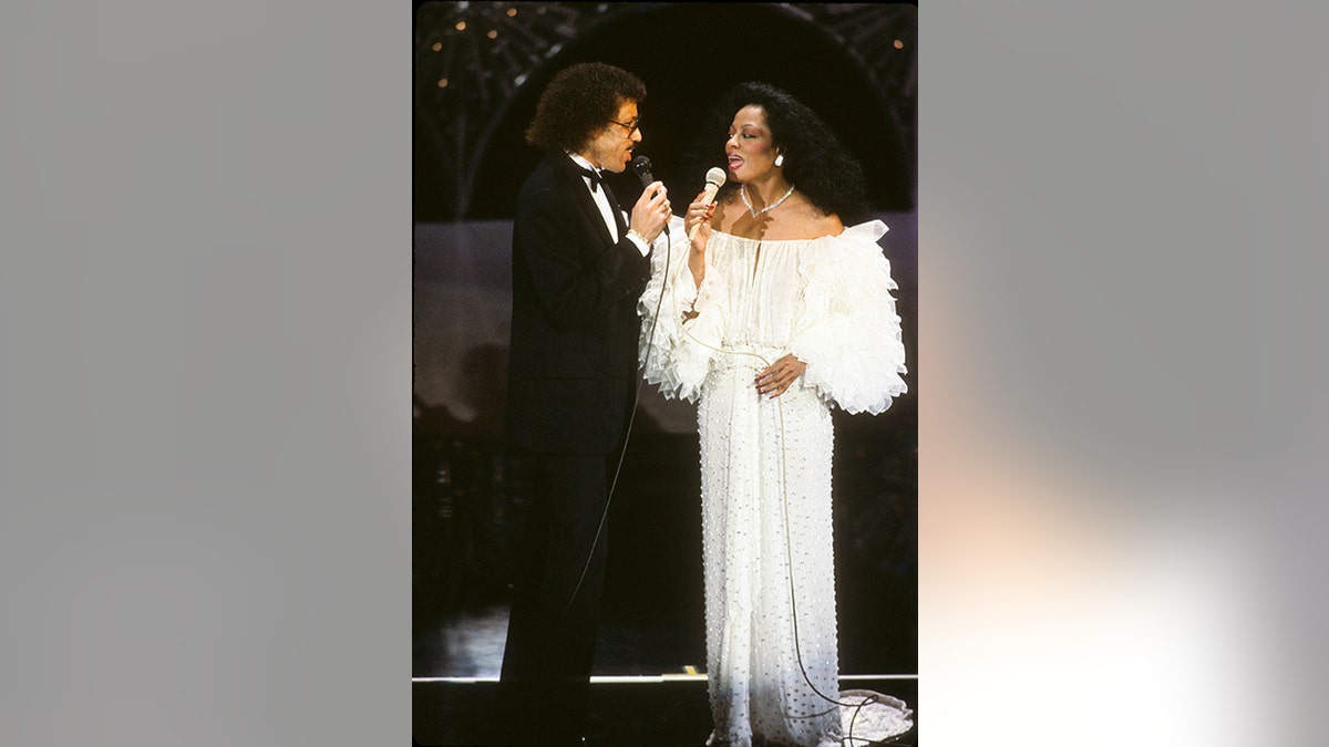 Lionel Richie and Diana Ross perform "Endless Love" at the 54th Academy Awards.