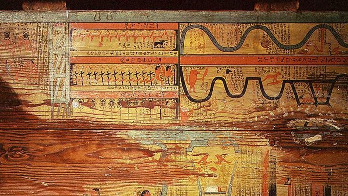 The floor of one of the coffins of Gua, a physician of the governor Djehutyhotep.